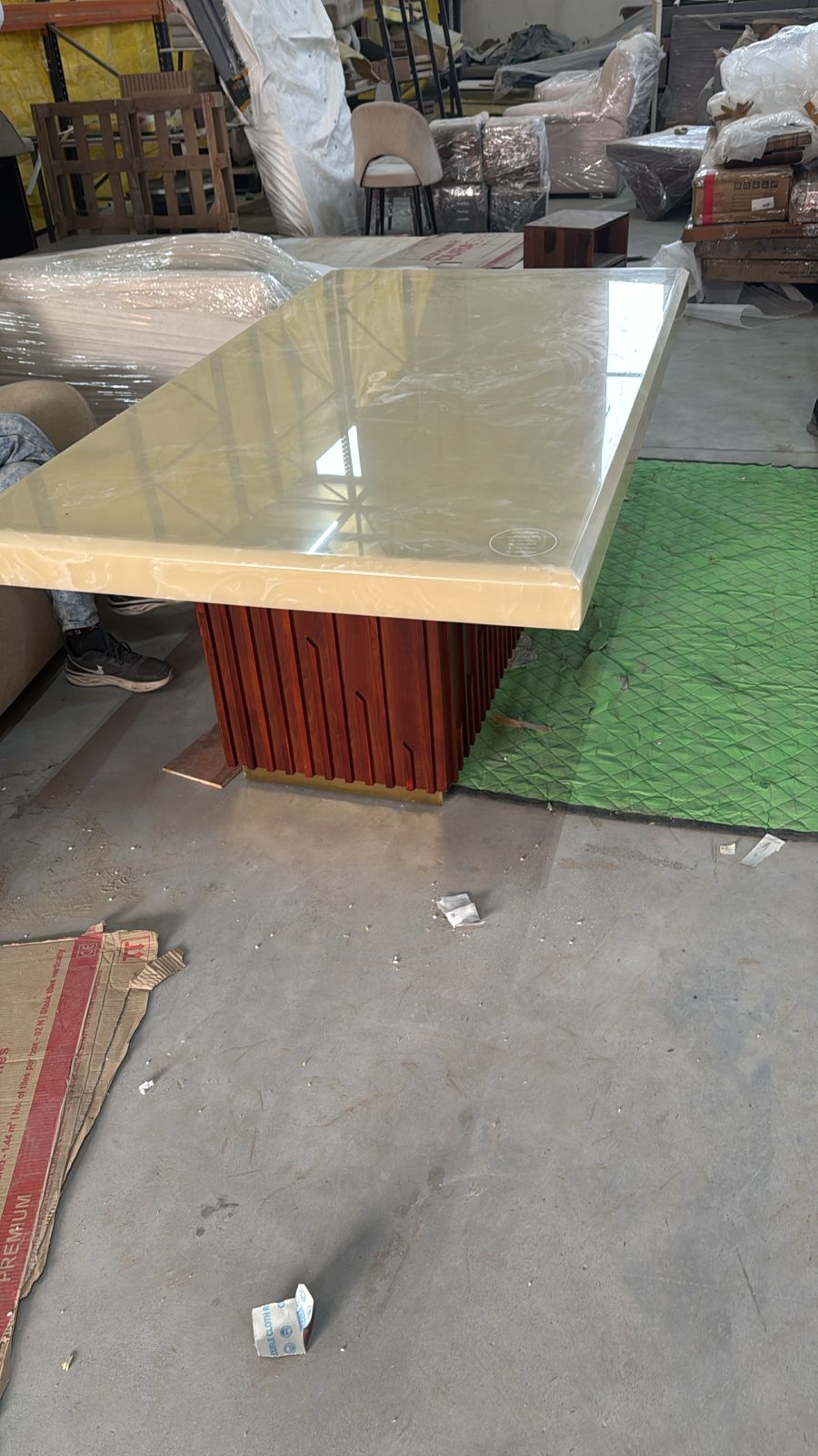 Leilany 6 Seater Onyx Marble Top Dining Table with Sheesham Base