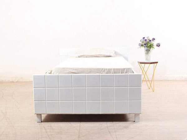 Valor Mini Queen Size Bed With Box Storage In White Finish